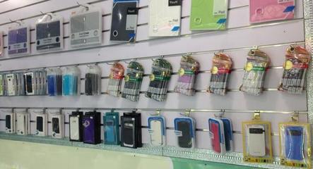 手機配件店接連關(guān)閉，自動售貨機徹底取代3C實體店